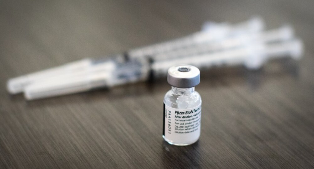 Pfizer po punon per vaksinen universale kunder te gjitha varianteve Covid
